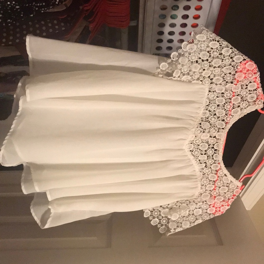 White crop top
